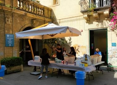 Ombrellone 3x3 braccio laterale in legno - evento scuola Gonzaga Palermo