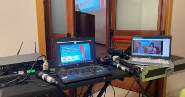 Eventi ibridi: l’integrazione perfetta tra presenza fisica e streaming