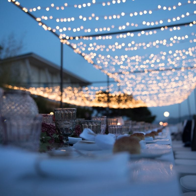 Tetto di luci: la magia di un cielo stellato per il tuo evento