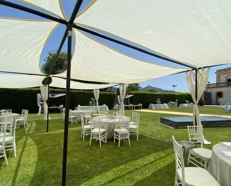 Noleggio vele e ombrelloni per eventi: ombra e stile per l’outdoor