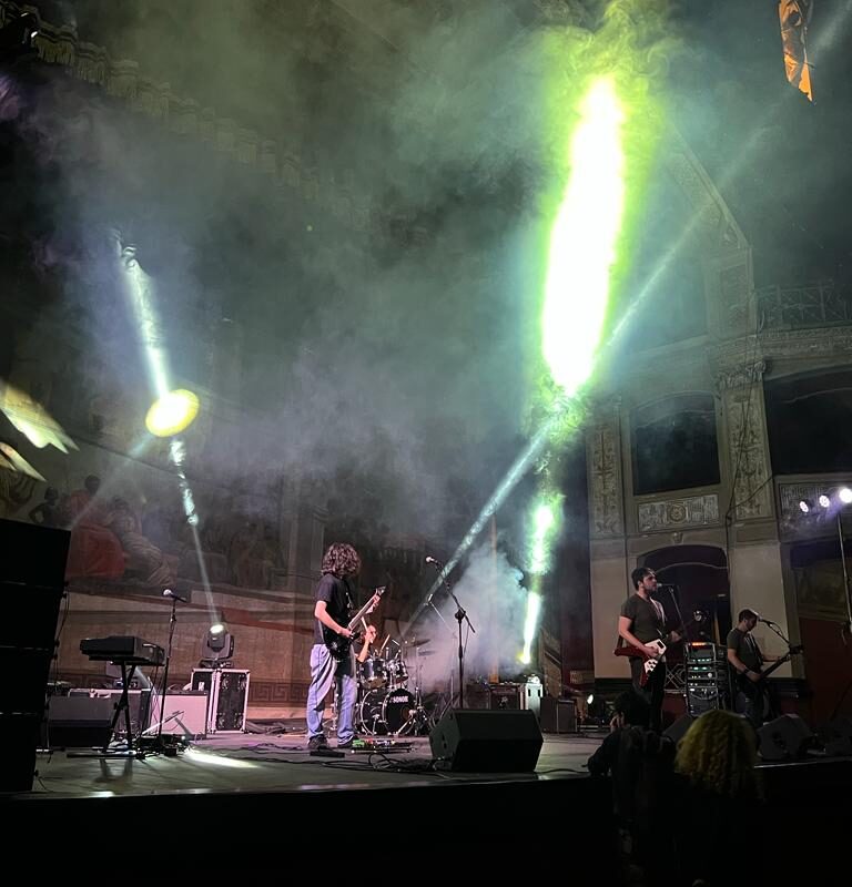 Il cuore del palco: noleggio backline e strumenti musicali