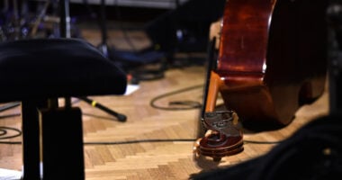 Noleggio di strumenti musicali e backline: cosa sapere prima di organizzare un concerto