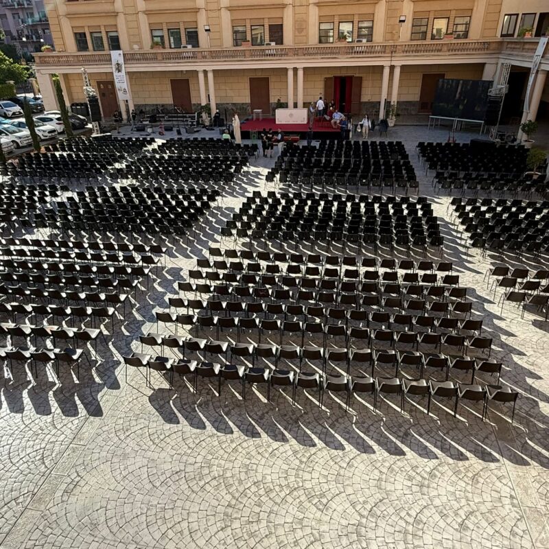 Diverse tipologie di sedie per ogni stile di evento