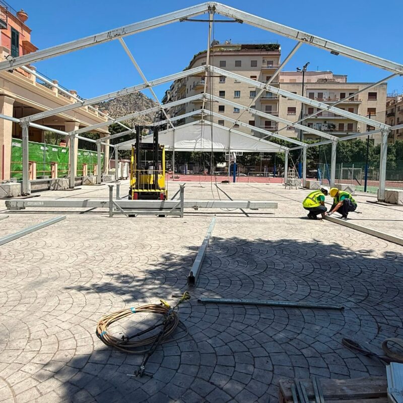 Tensostrutture per eventi all’aperto: funzionalità e comfort
